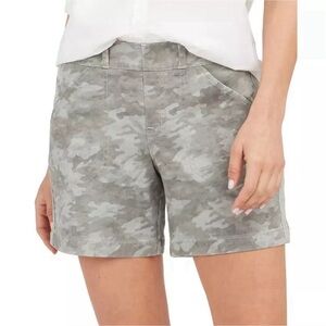 SPANX Stretch Twill Shorts in Stonewash Camo Size Large